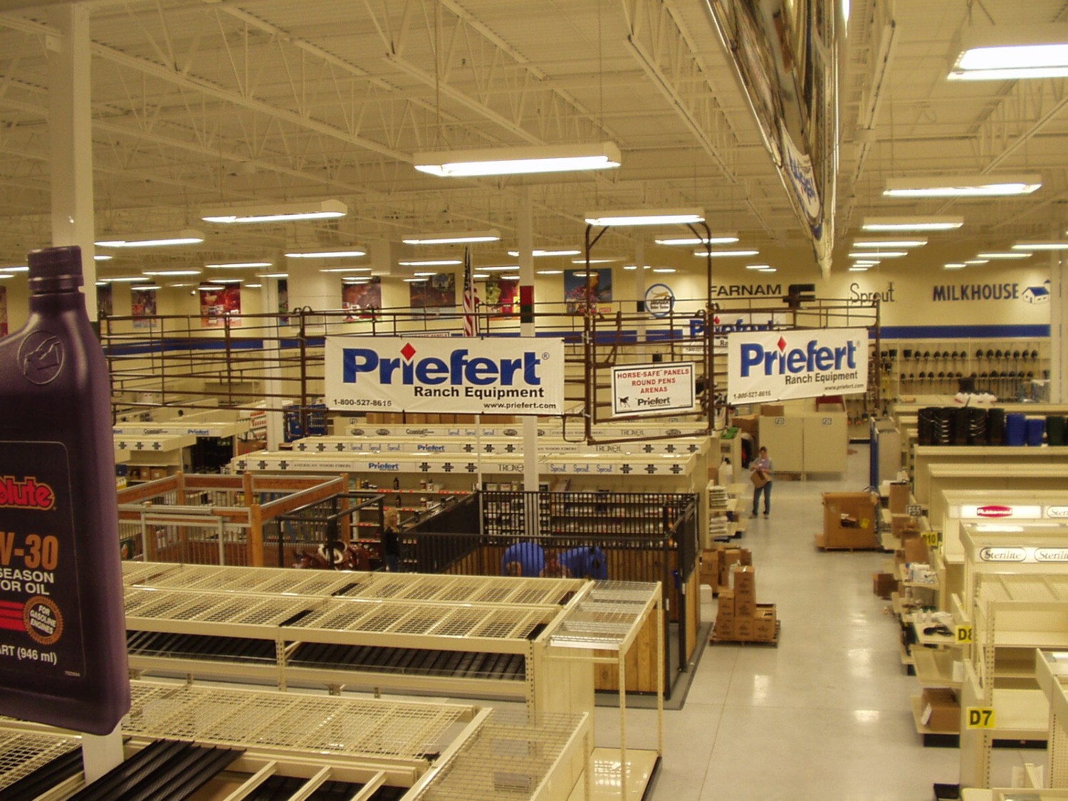 Indoor Round Pen Ceiling Display